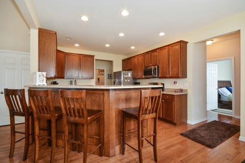 1039 Riviera Dr, Elgin, IL 60124 photo 4