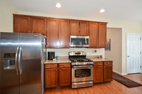 1039 Riviera Dr, Elgin, IL 60124 photo 5