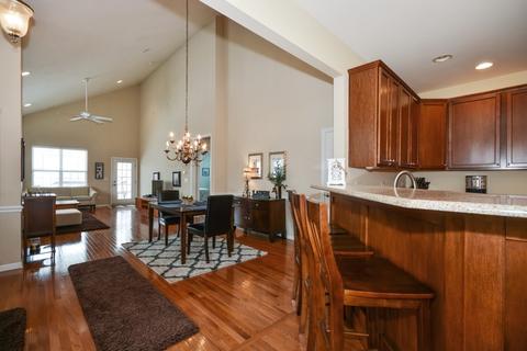 1039 Riviera Dr, Elgin, IL 60124 photo 6