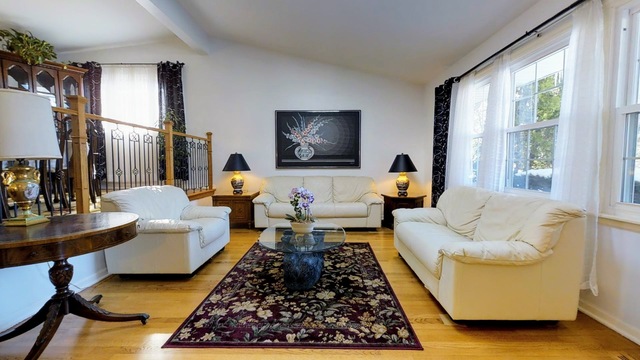 181 Sunrise Dr, Wheeling, IL 60090 photo 4