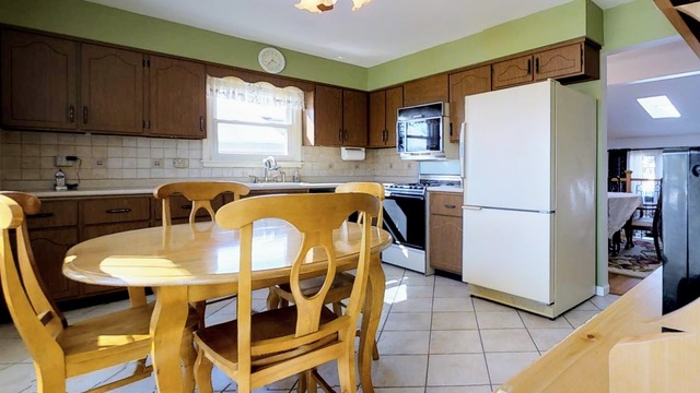 181 Sunrise Dr, Wheeling, IL 60090 photo 10
