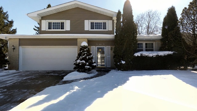 181 Sunrise Dr, Wheeling, IL 60090 photo 1