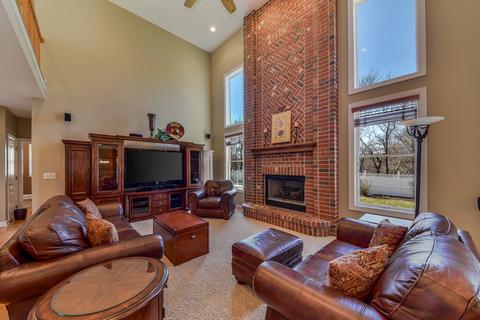 15928 Hometown Dr, Plainfield, IL 60586 photo 7
