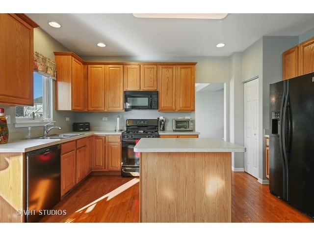 16411 Fairfield Dr, Plainfield, IL 60586 photo 4