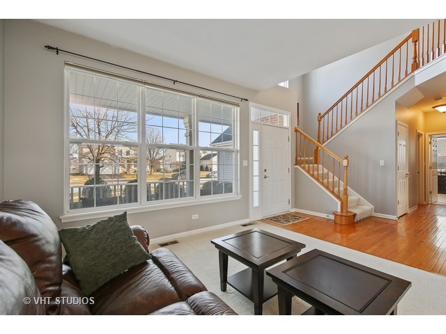 16411 Fairfield Dr, Plainfield, IL 60586 photo 2