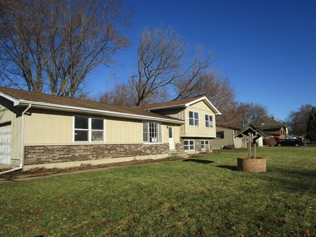 1503 N Ramble Rd, Mchenry, IL 60050 photo 1