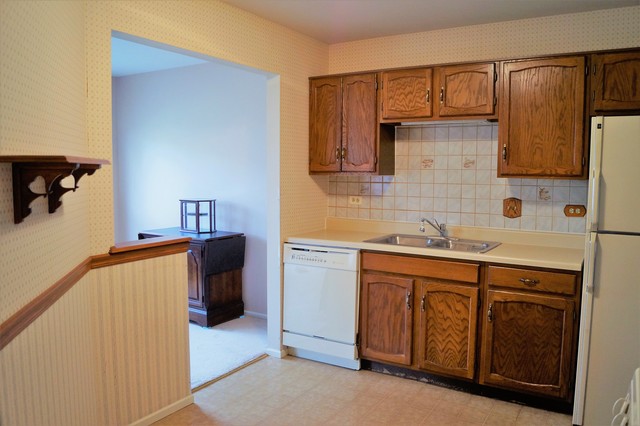 1602 Newburn Ct #B1, Wheeling, IL 60090 photo 2