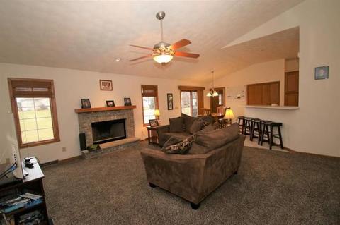 4835 Cabot Ln, Cherry Valley, IL 61016 photo 8