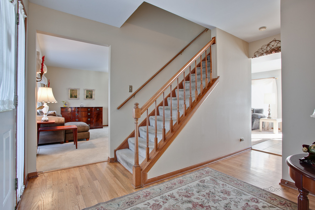 69 Georgetown Dr, Cary, IL 60013 photo 3