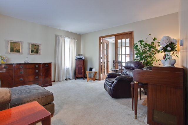 69 Georgetown Dr, Cary, IL 60013 photo 4