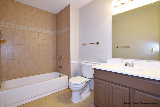 4205 Crimson Dr, Hoffman Estates, IL 60195 photo 21
