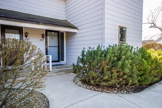 626 Dunham Rd, Gurnee, IL 60031 photo 1