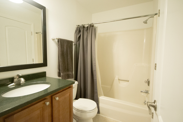 626 Dunham Rd, Gurnee, IL 60031 photo 9