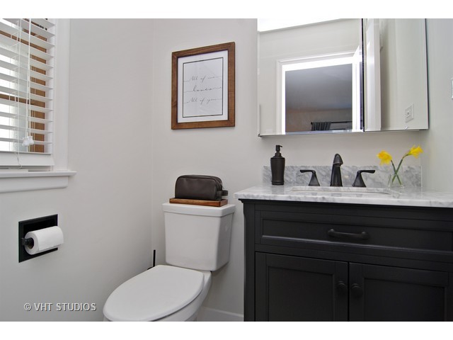 250 Blackhawk Rd, Riverside, IL 60546 photo 9