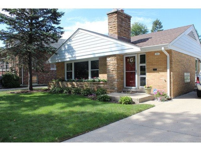 250 Blackhawk Rd, Riverside, IL 60546 photo 22