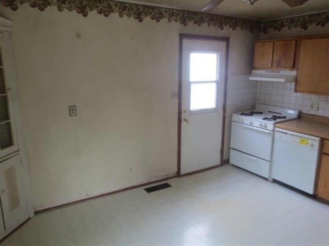 509 Spring Ave, Dekalb, IL 60115 photo 19