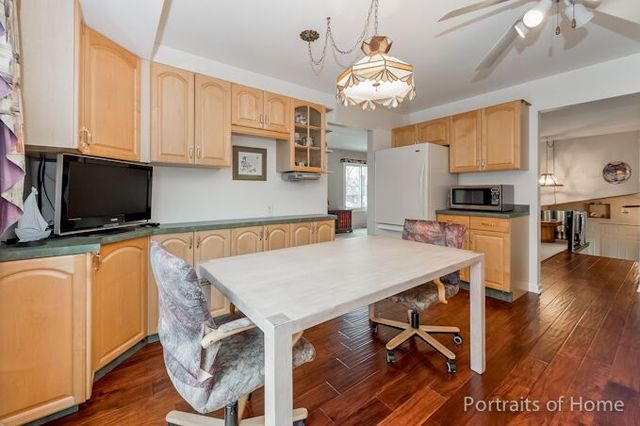 440 E Chippendale Dr, Bartlett, IL 60103 photo 10