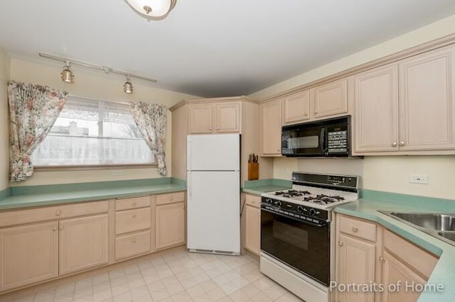 440 E Chippendale Dr, Bartlett, IL 60103 photo 20