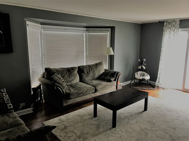 1686 Ash St, Des Plaines, IL 60018 photo 2