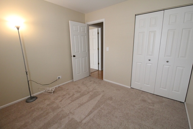 1612 Warwick Ct #B1, Wheeling, IL 60090 photo 12