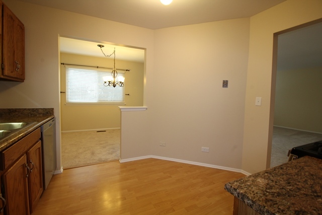 1612 Warwick Ct #B1, Wheeling, IL 60090 photo 7