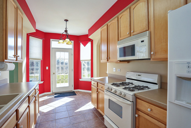 1227 Tamarack Dr, Bartlett, IL 60103 photo 8