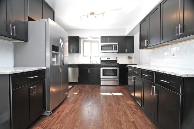9455 Dee Rd, Des Plaines, IL 60016 photo 4