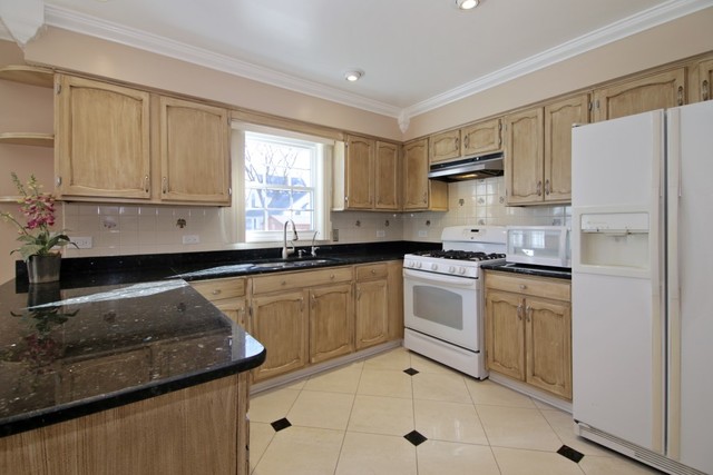 235 Mayer Ave, Wheeling, IL 60090 photo 5