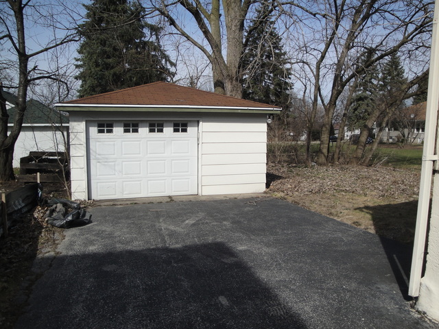21 E Logan St, Lemont, IL 60439 photo 3