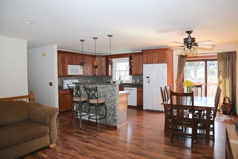 5917 Eaglewood Trl, Mchenry, IL 60050 photo 2