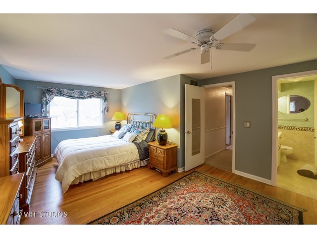 29 Oriole Ct, Naperville, IL 60540 photo 9