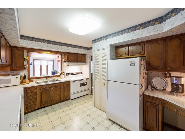 29 Oriole Ct, Naperville, IL 60540 photo 4