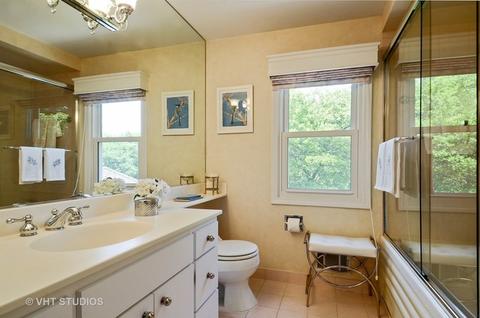 262 Coachmaker Dr, Northbrook, IL 60062 photo 13