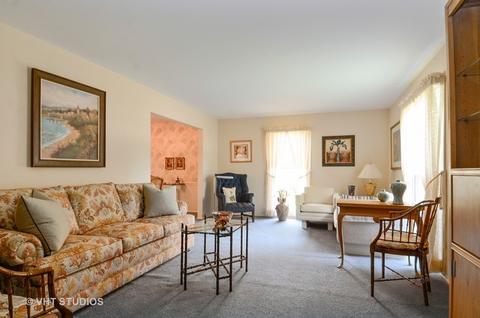 262 Coachmaker Dr, Northbrook, IL 60062 photo 2