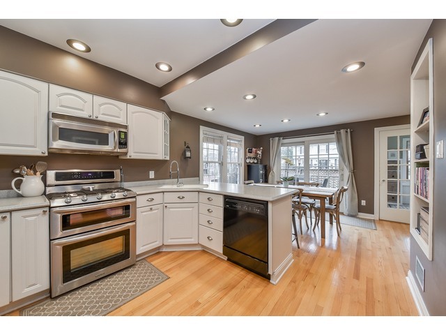 331 E Indiana St, Wheaton, IL 60187 photo 7