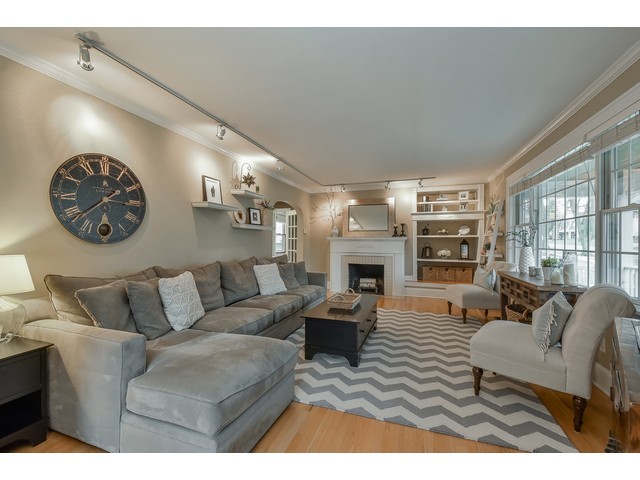 331 E Indiana St, Wheaton, IL 60187 photo 4
