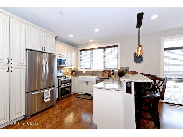 45 Legacy Ln, Wheeling, IL 60090 photo 3