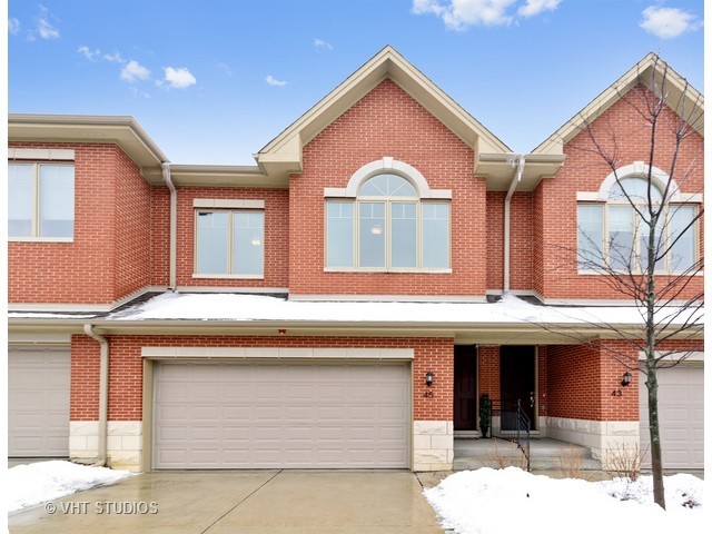 45 Legacy Ln, Wheeling, IL 60090 photo 1