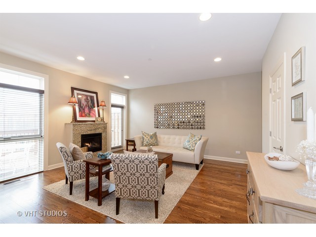 45 Legacy Ln, Wheeling, IL 60090 photo 2