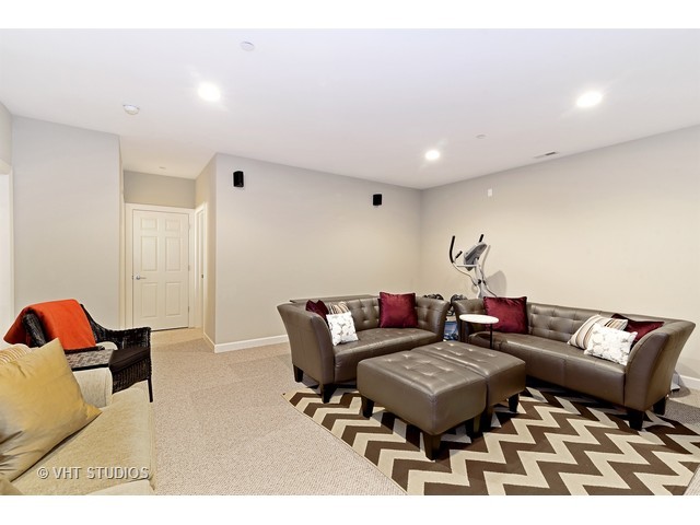 45 Legacy Ln, Wheeling, IL 60090 photo 8