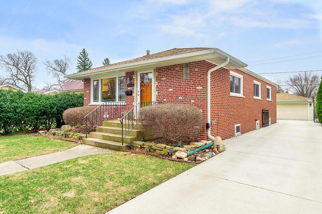 9011 Roach Ave, Brookfield, IL 60513 photo 1