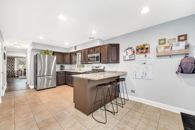 9011 Roach Ave, Brookfield, IL 60513 photo 5