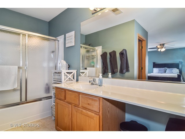 1068 Horizon Dr #C, Bartlett, IL 60103 photo 7