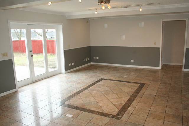 605 Amanda Ave, Mchenry, IL 60050 photo 3