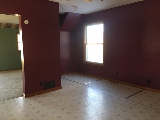 339 Jackson St, Genoa, IL 60135 photo 3