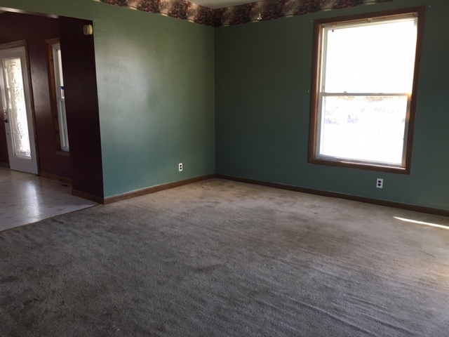 339 Jackson St, Genoa, IL 60135 photo 4