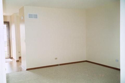 5746 Lake Pointe Dr, Plainfield, IL 60586 photo 4