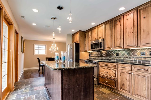 1575 Highland Blvd, Hoffman Estates, IL 60169 photo 8