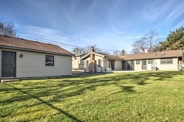 1575 Highland Blvd, Hoffman Estates, IL 60169 photo 23