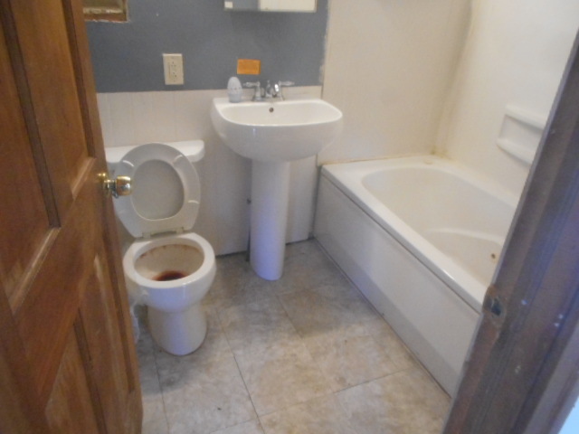 3002 Hickory Dr, Mccullom Lake, IL 60050 photo 13